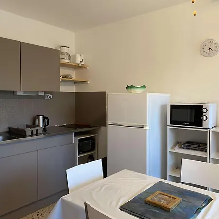 Apartamento T1 à Avec Climatisation Et Parking - Fr-1-553-284